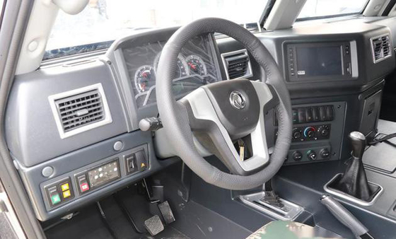 Kugelsichere Karosserie Custom Offroad Militärfahrzeug 6 Mann Angriffsfahrzeug 4x4
