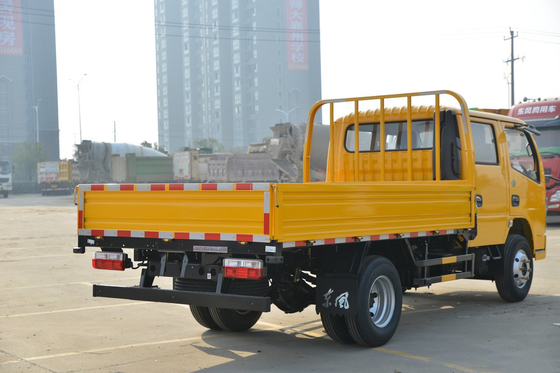 4x2 Leichter Fracht-LKW 5 Sitze Leichter Flachbett-Fracht-LKW 115 PS für Abholung