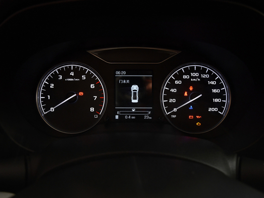 Zwei des Rad-Antriebs-4 Benzin Turbo MAX Speed 160km/h Tür SUV-Aufnahmen-5 der Sitz1.8l