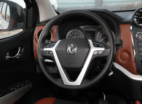 Tür SUV-Kleintransporter DONGFENG Turbo-Maschinen-RWD 4 für das Familien-Kampieren