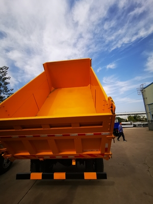Schwerer Kipplaster 4x2 Dongfeng kleine Tonne 136HP Tipper Trucks GVW 17,5