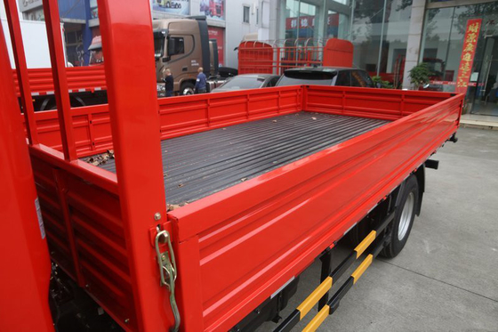 DONGFENG tauscht Spalten-Platten-Leichtgut-LKW des YUCHAI-Maschinen-Euro-2 der Emissions-Euro6