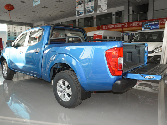 Chinas DONGFENG 4WD des Aufnahmen-1.7m Sitze Ladetank-Licht-Fracht-LKW-doppelte Fahrerhaus-5