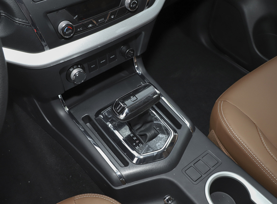 8AMT flache Aufnahme des Getriebe-4WD Ladetank-Aufnahmen-Diesel-2.3L der Energie-DONGFENG