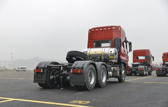 Der Zugkraft-Massen-40 der Tonnen-LNG Traktor-hohe Verschiebungs-Maschine Transport-der LKW-6x4