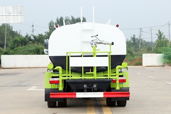 9 CBM, das Rad-dieselbetriebene linke Steuerung des Leichtwasser-Wagen-LKW-4x2 besprüht