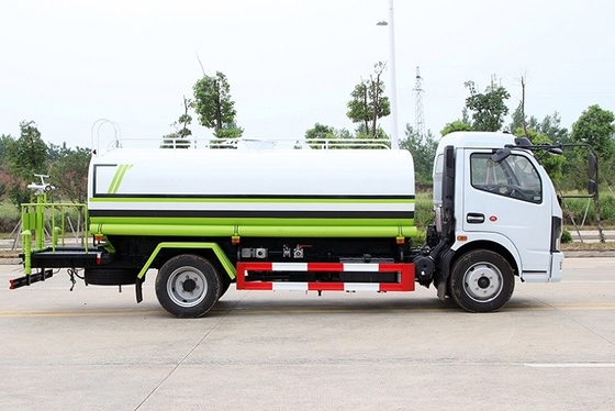 9 CBM, das Rad-dieselbetriebene linke Steuerung des Leichtwasser-Wagen-LKW-4x2 besprüht