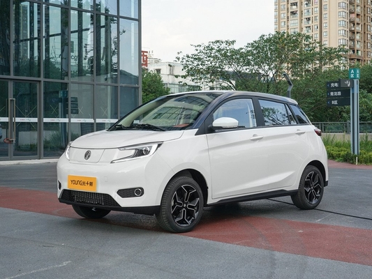 Auto Tür 4 Elektroautos 5 Chinas reines reines EV Sitz-MINI-SUV-Strecken-Kilometerzahl 400KM